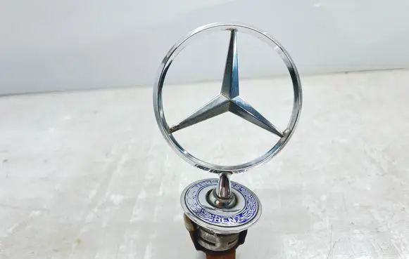Mercedes-Benz E W211 Manufacturer badge logo/emblem 
