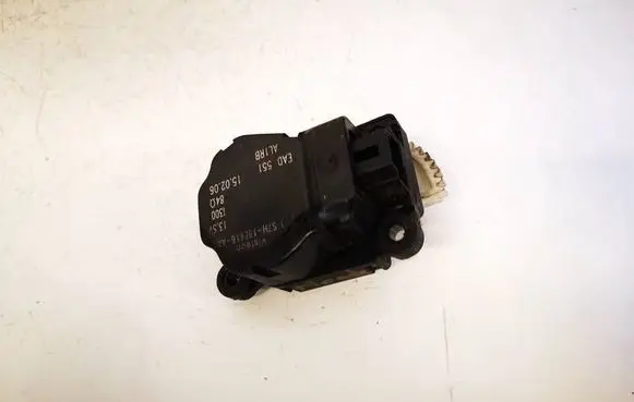 Ford Mondeo Mk III Air flap motor/actuator 1S7H19E616AA