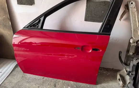 Alfa Romeo Giulia Front door 
