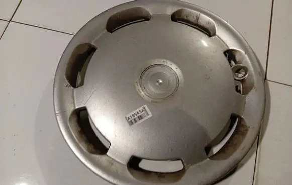 Nissan Almera Tino R15 wheel hub/cap/trim 