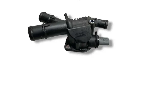 Volkswagen PASSAT B6 Thermostat housing 03L121132Q