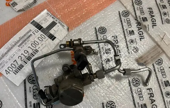 Audi Q5 SQ5 Mechanical fuel pump 06M127503S 06M127507AC