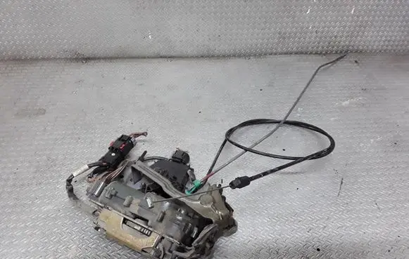 Chrysler Voyager Sliding door lock 