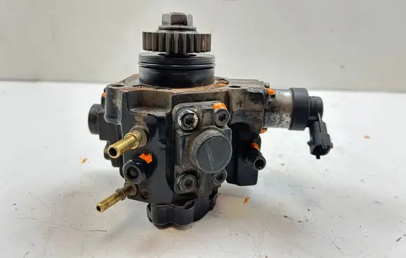 Renault Trafic II (X83) Fuel injection high pressure pump 8200912103