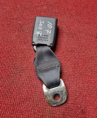 Peugeot 107 Rear seatbelt buckle E034501 3480