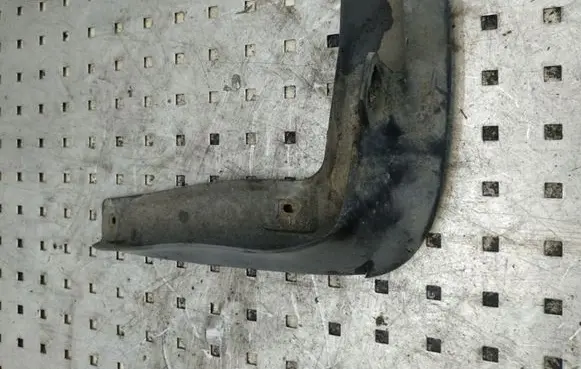 Toyota Avensis T220 Rear mudguard 7662205020