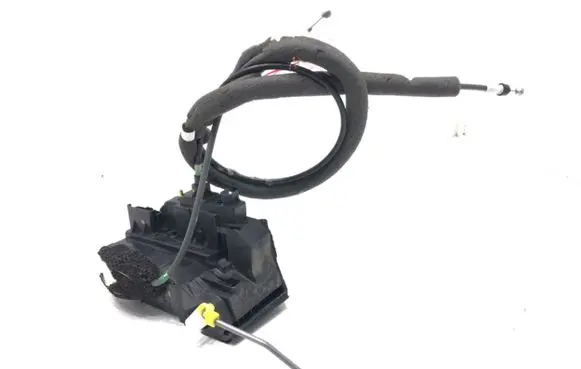 Nissan Juke I F15 Front door lock