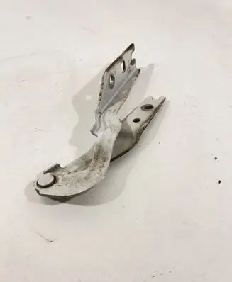 Engine bonnet/hood hinges