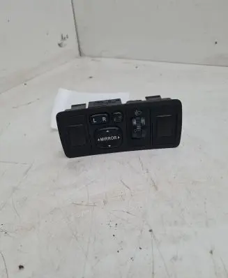 Toyota Avensis T250 Wing mirror switch 183575