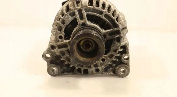 Volkswagen Golf IV Generator/alternator 037903025M