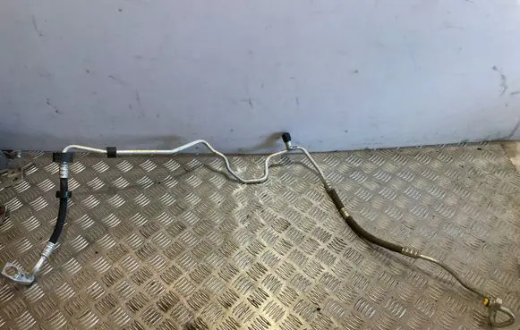 Mercedes-Benz C W204 Air conditioning (A/C) pipe/hose A2048304415
