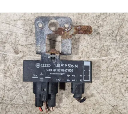 Volkswagen Polo IV 9N3 Coolant fan relay 1J0919506M 898967000