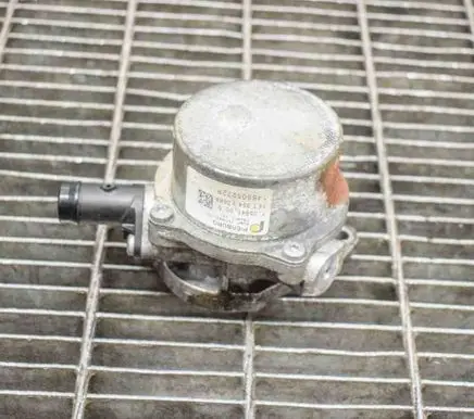 Dacia Sandero Vacuum pump 705641000 146505272R