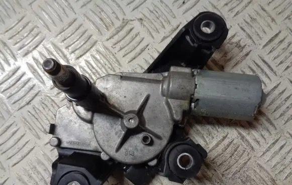 Nissan Qashqai+2 Rear window wiper motor 28710JD000