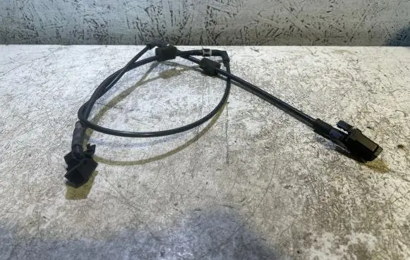 Dodge Challenger Windshield washer spray nozzle 