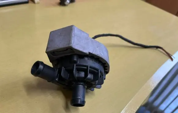 Volkswagen ID.4 Electric auxiliary coolant/water pump 1EA965567L