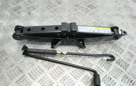 Volkswagen Golf VI Lift Jack 5Q0011031B