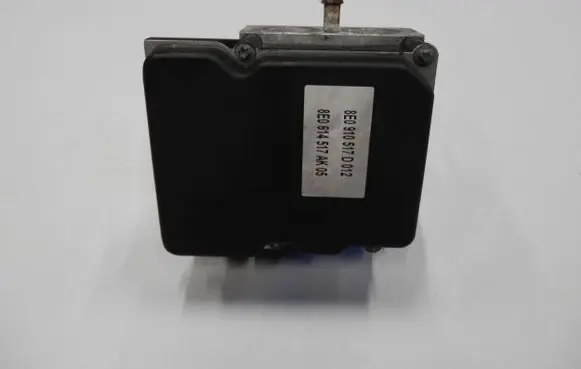 Audi A4 S4 B7 8E 8H ABS Pump 8E0910517D