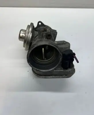 Volkswagen Golf V EGR valve 038129637D