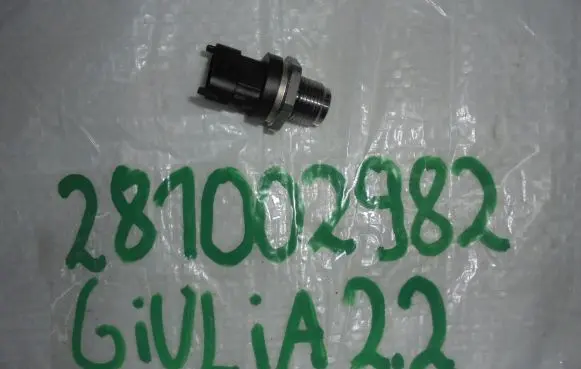 Alfa Romeo Giulia Airbag deployment crash/impact sensor 0281002982
