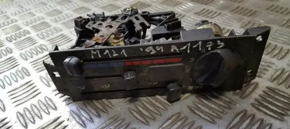 Mazda 121 Climate control unit