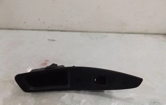 Hyundai i20 (GB IB) Quarter vent window switch 