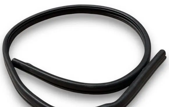 Citroen C3 Front door rubber seal W131 9025E4