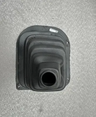 Nissan Patrol Y60 Gear lever shifter trim leather/knob 7496306J00
