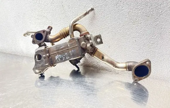 Opel Astra J EGR valve cooler 55576871 AG05310003 011989
