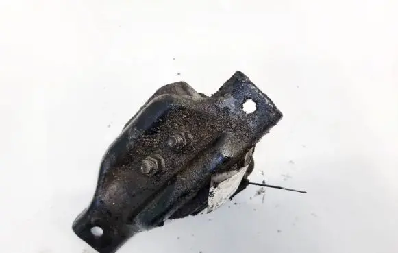 Subaru Forester SF Engine mount bracket