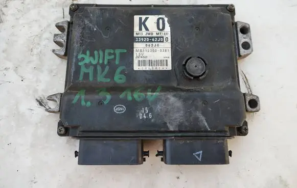 Suzuki Swift I Engine control unit/module 3392062J0