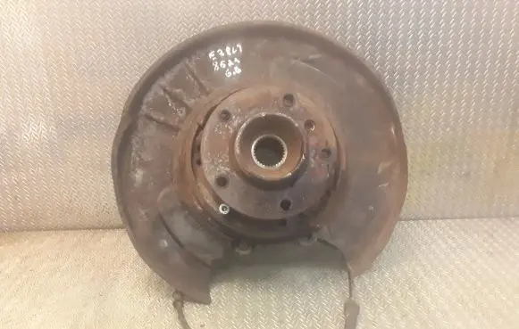 BMW 7 E38 Rear wheel hub