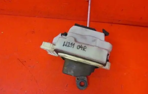 Mercedes-Benz E W211 Gear shifter/selector A2112673124