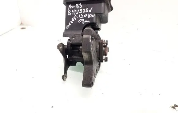 BMW 5 E39 Power steering pump 32422247556