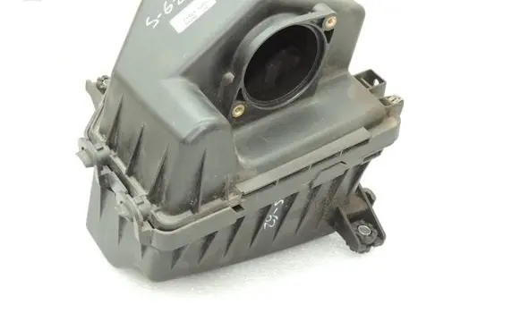 Suzuki SX4 S-Cross Air filter box 1370062M00