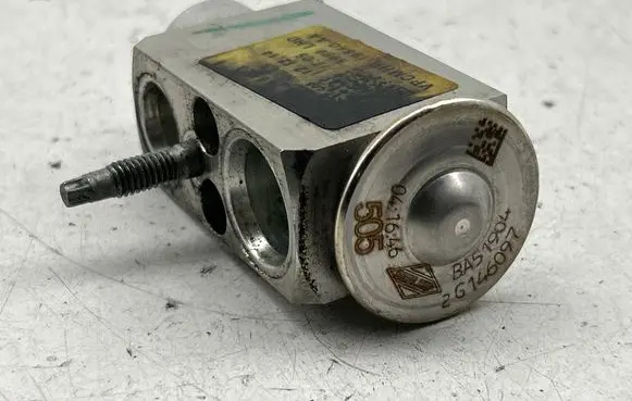 Volvo V40 Air conditioning (A/C) expansion valve 31369447