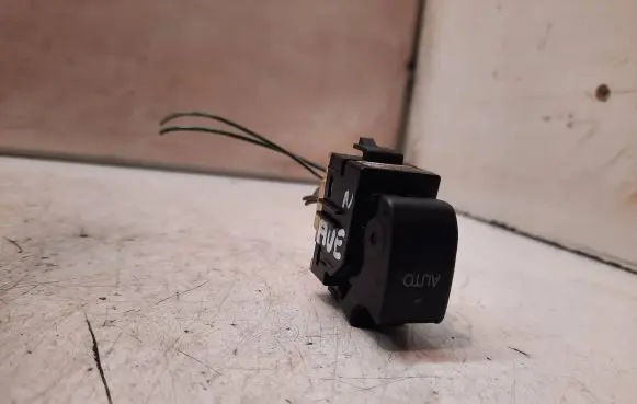 Toyota Avensis T250 Electric window control switch 8481005050 481005050
