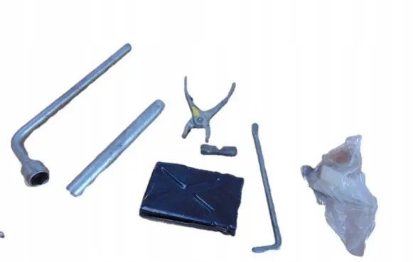 Toyota Corolla E100 Tool set 