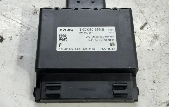 Audi A5 8T 8F Voltage converter/converter module 8K0959663B 8K0959663