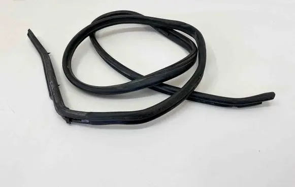 Mercedes-Benz SL R129 Rubber seal front door (on door) A1297200278