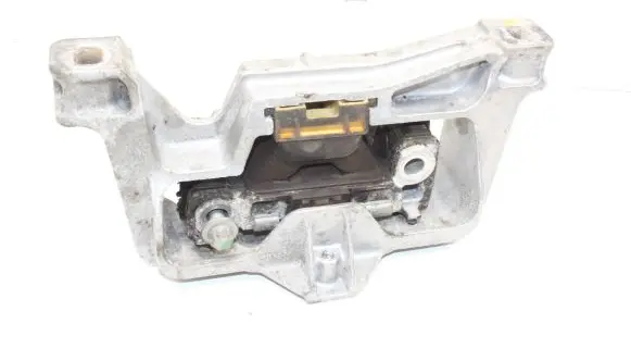 Infiniti Q30 Engine mount bracket A2462402617