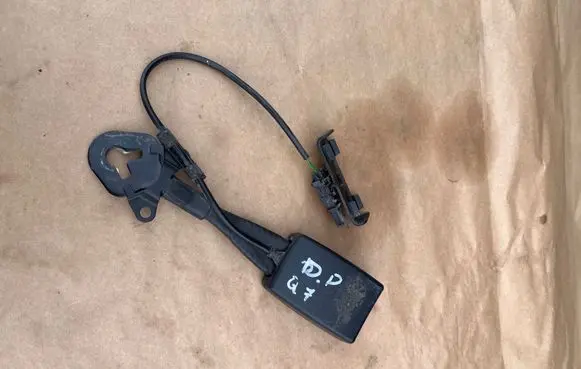 Audi Q7 4L Front seatbelt buckle 4L0857755E