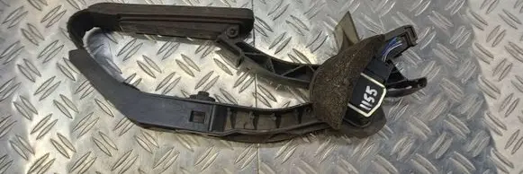 Mercedes-Benz E W211 Accelerator throttle pedal A2113000404