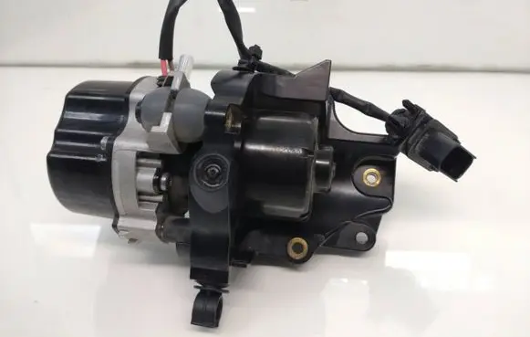 Mercedes-Benz EQC Vacuum pump A0004302200