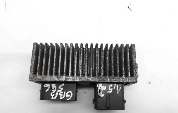 Nissan Juke I F15 Glow plug pre-heat relay 8200558438