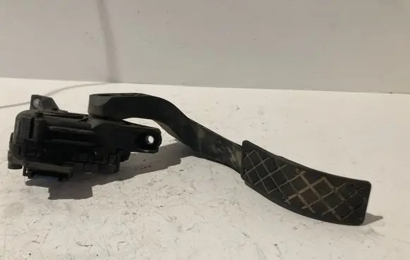 Audi A4 S4 B6 8E 8H Accelerator throttle pedal 8E1721523B 6PV00837601