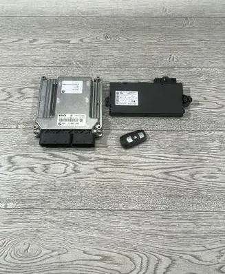 BMW 3 E92 E93 Engine control unit/module 7805286 0281013853 1039S18796