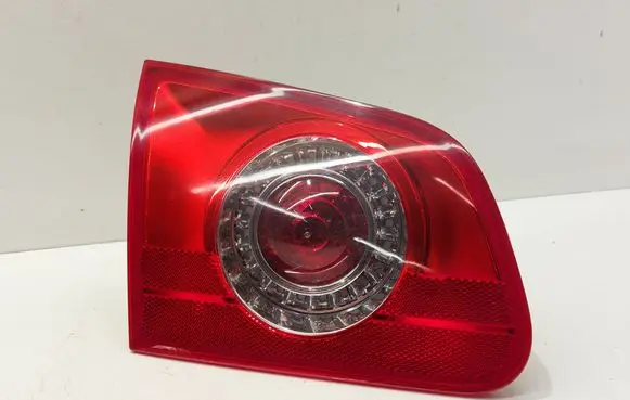 Tailgate rear/tail lights