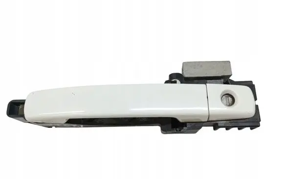 Nissan Qashqai Front door exterior handle 