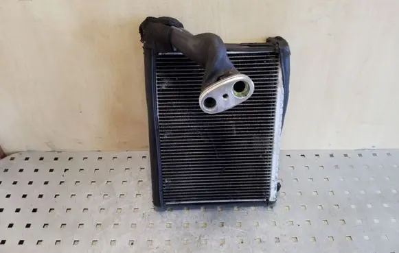 Air conditioning (A/C) radiator (interior)